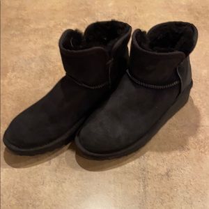 Women’s boots size 7